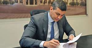 La Nación / Peña promulgó ley de control y transparencia a ONG