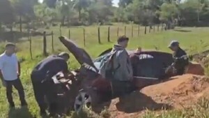 Violento choque en Carapeguá deja tres personas heridas