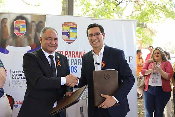 Gobernación y Defensoría Pública firman convenio por las mujeres de Alto Paraná | DIARIO PRIMERA PLANA