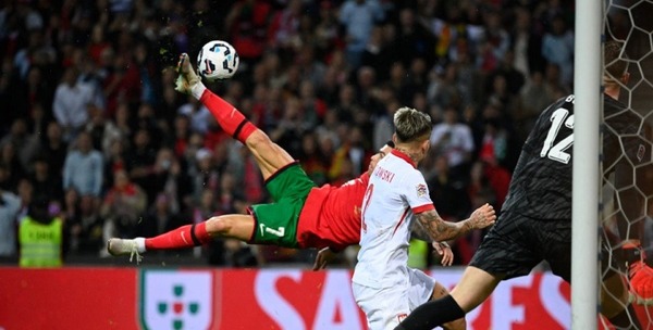 Primero Tony, ahora CR7: la acrobacia para la goleada de Portugal