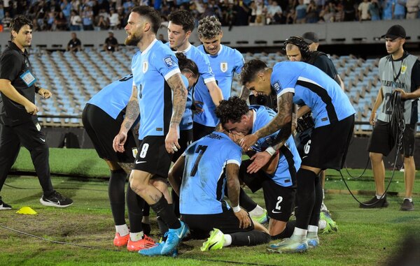 Versus / Uruguay revive ante Colombia en un partido de locos