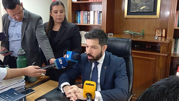 Hijo de Lalo Gomes recusa al juez Osmar Legal por conexión con USA