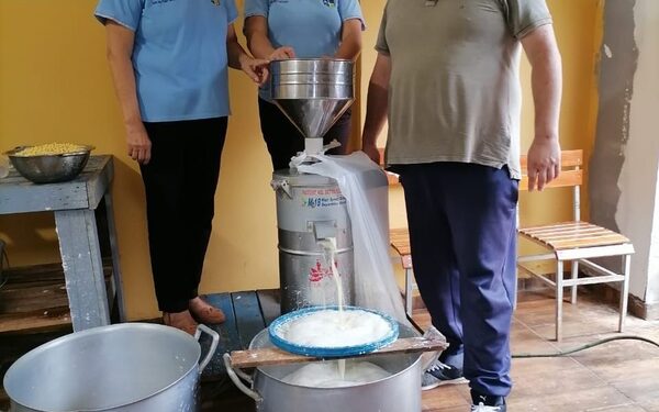 Municipalidad de Franco distribuye más de 3000 litros de leche de soja – Diario TNPRESS