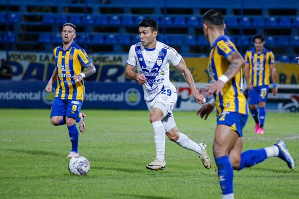 Tarde de fútbol en Luque - 1000 Noticias