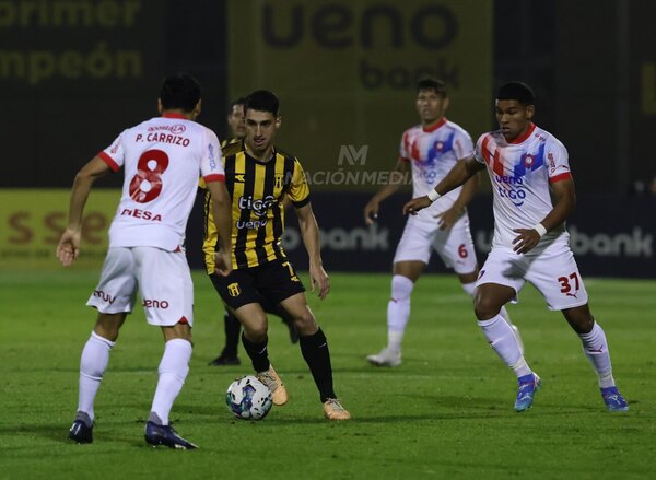 Versus / Ya sin chances de campeonar, Cerro enfrenta a Guaraní buscando cerrar bien el año