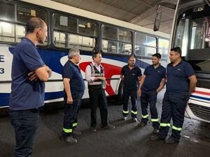 Choferes resaltan beneficios del carril exclusivo para buses - .::Agencia IP::.