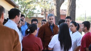 Mario Abdo: “Echaron a enfermeras que fueron el único sostén en la pandemia”