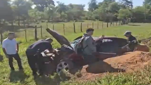 Carapeguá: Violento choque deja tres personas heridas