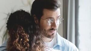 “Salgo con una señora de 40 y una chica de 20: ¿con quién me quedo?”
