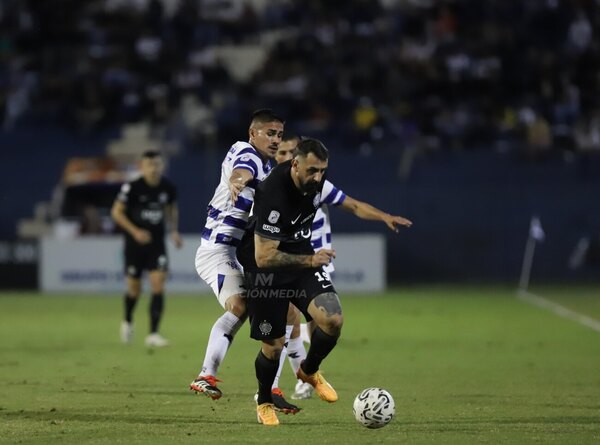 Versus / ¡Olimpia salta al Río Parapití por su título 47!
