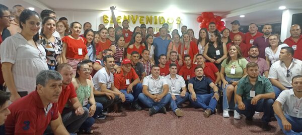 MULTITUDINARIO ENCUENTRO DE JÓVENES COLORADOS EN ENCARNACIÓN - Itapúa Noticias