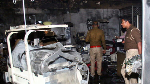 Tragedia en India: 11 bebés murieron tras incendiarse un hospital - 1000 Noticias