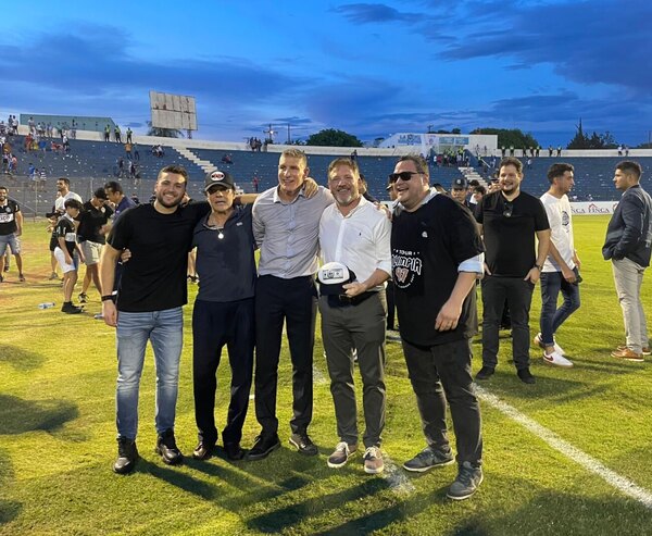 Versus / "¡A celebrar en grande!": El saludo de Alejandro Domínguez a Olimpia por su título de campeón