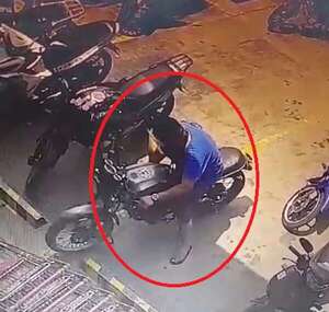 Robo de motocicleta en Lambaré desata operativo policial y recuperación de vehículos robados   - Policiales - ABC Color