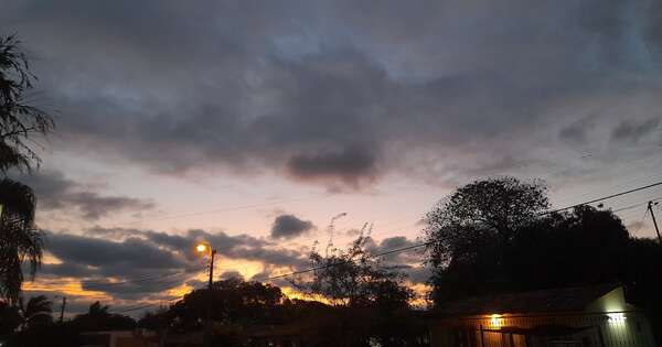 La Nación / Anuncian un día caluroso, húmedo, con lluvias y ocasionales tormentas