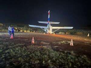 Aeronave de la Fuerza Aérea Paraguaya realiza aterrizaje forzoso en Minga Guazú - ABC en el Este - ABC Color