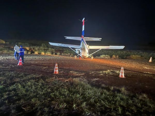 Aeronave de la Fuerza Aérea protagoniza aterrizaje forzoso en el Aeropuerto Guaraní - 1000 Noticias