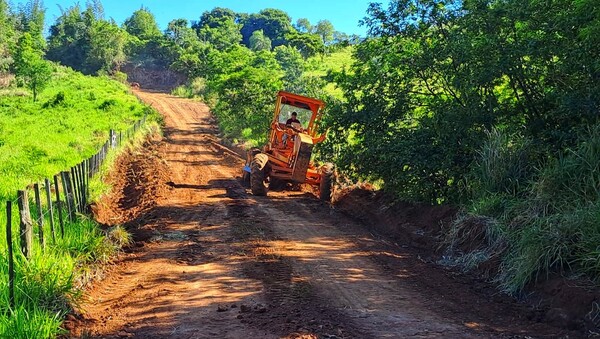 Rehabilitación de caminos vecinales mejora calidad de vida a casi 500 familias de Guairá - .::Agencia IP::.