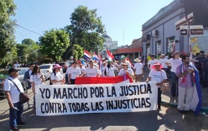 Kattya González lidera marcha por la justicia desde Caacupé