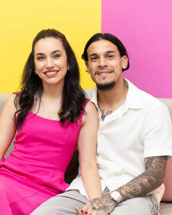Leé el romántico mensaje de Gustavo Gómez, capitán de la Albirroja, a su esposa cumpleañera - Gente - ABC Color