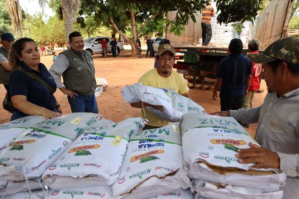 UGP brinda fuerte apoyo a la gestión del INDERT con entrega de semillas por 1.300 millones de guaraníes