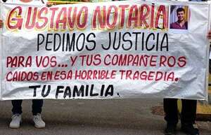 Familiares de trabajadores de Ochsi piden justicia - Nacionales - ABC Color