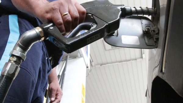Paro de camioneros podría provocar desabastecimiento de combustibles