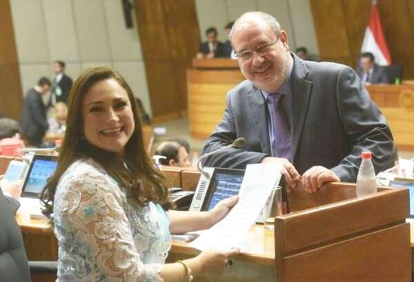 Itaipú: Abed dice que “ni se maneja” su nombre para ser presidenta de la comisión de seguimiento - Política - ABC Color