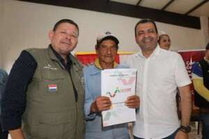 Lo que le dijo Peña a la comunidad de Villa Constitución tras entrega masiva de títulos de propiedad - Nacionales - ABC Color