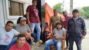 Guardiacárceles despedidos llevan ya 13 días de huelga de hambre - Policiales - ABC Color
