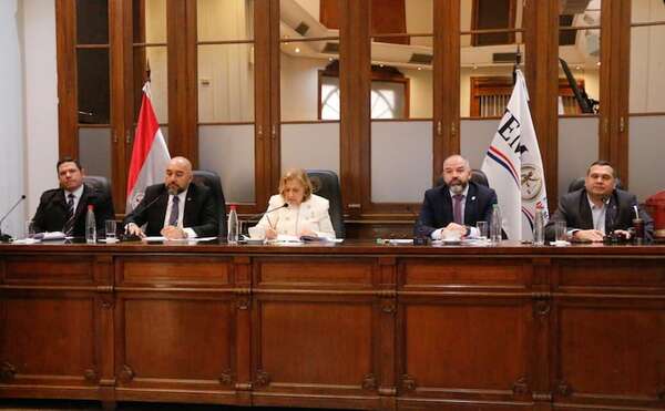Acusan ante el JEM a camaristas que anularon apertura a juicio para exjueza - Nacionales - ABC Color
