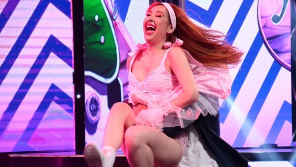 Steffy abrió la noche con risas y doble incluida