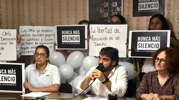 La mayoría de ONG hacen el vacío al Ejecutivo y no descartan acciones