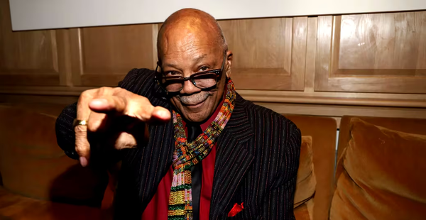 El músico Quincy Jones recibe un Óscar póstumo