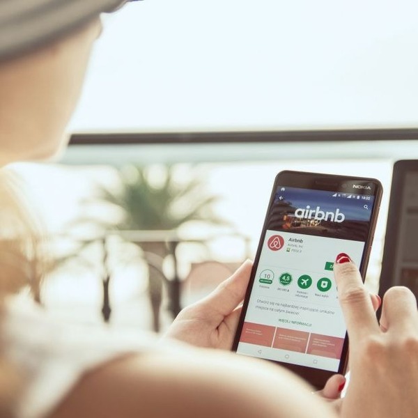 Hoteleros en pie de guerra contra plataforma "Airbnb" - 1000 Noticias