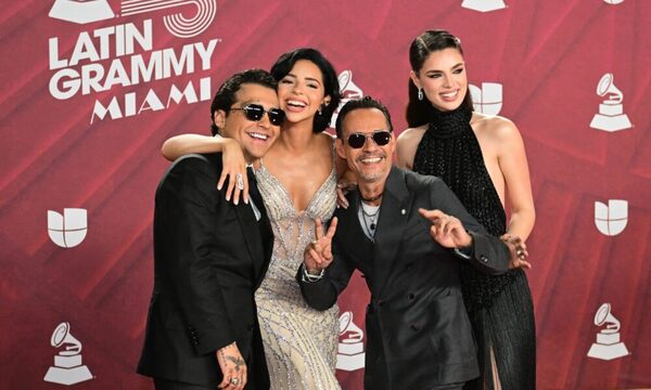 [VIDEO] ¿Mba’e piko? Ndaje Marc Anthony le cornea a Nadia Ferreira con Christian Nodal