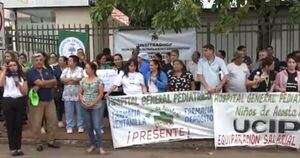 La Nación / Trabajadores del Hospital Acosta Ñu exigen reivindicación salarial