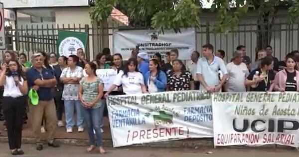 La Nación / Trabajadores del Hospital Acosta Ñu exigen reivindicación salarial