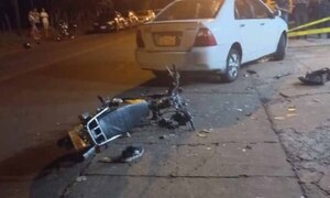 Adolescente en moto pierde la vida tras chocar contra vehículo de plataformas – Prensa 5