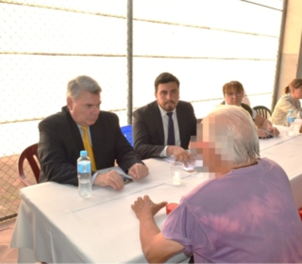 El Defensor del Pueblo promueve derechos humanos y justicia para personas privadas de libertad.