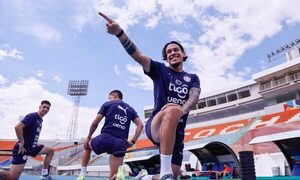 Avión privé espera a Gustavo Gómez para llevarlo a rapailandia apenas acabe partido contra Bolivia