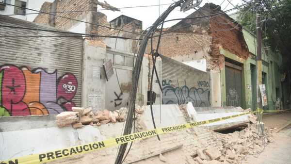 Municipalidad de Asunción analiza denunciar derrumbe de locales abandonados ante la Fiscalía