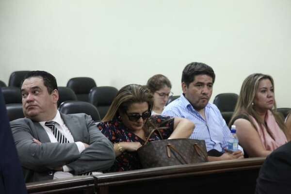 Fijan juicio para reparar desvío de G. 3.000 millones con “vaso de leche” - Nacionales - ABC Color