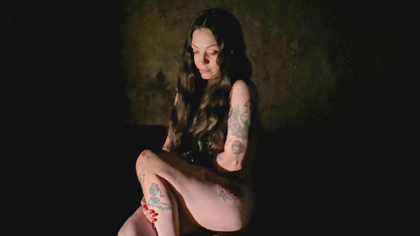 ¡¿Te prendés?! Mon Laferte anuncia show donde todos deberán estar desnudos