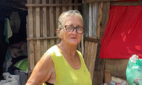 A sus 75 años, junta latitas para el sustento diario y pide apoyo para un motocarro – Prensa 5
