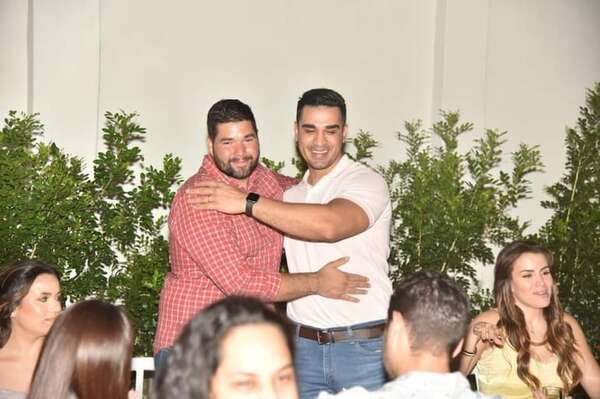 Essap: los llamativos cargos y jugosos salarios con que “Luifer” Bernal premió a sus leales de la Junta Municipal - Nacionales - ABC Color