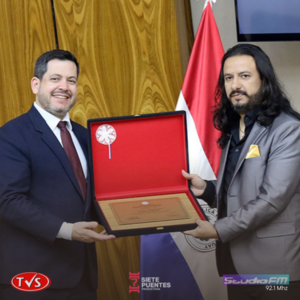 Cámara de Diputados distingue al artista César Galeano por su éxito internacionalEl Premio "Emiliano R. Fernández" reconoce su destacada trayectoria artística y logros fuera del país. - TVS