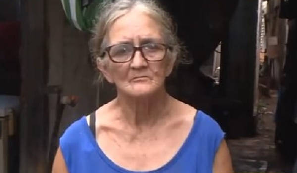 Abuelita junta latitas para sobrevivir y clama por un motocarro para poder trabajar - Noticiero Paraguay