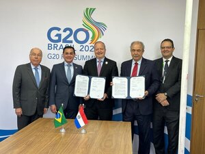 Gobierno firma acuerdo de préstamo para compra de seis aviones de combate - .::Agencia IP::.