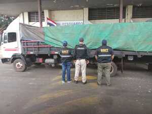 Incautan vehículo y 3.710 kg de yerba mate en Itapúa